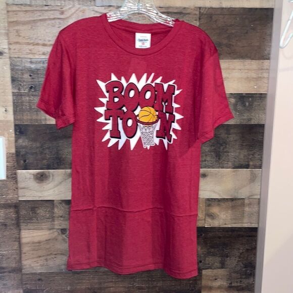✨Charlie Hustle Unisex Boom Town Basketball T-Shirt, NWT - Picture 1 of 6